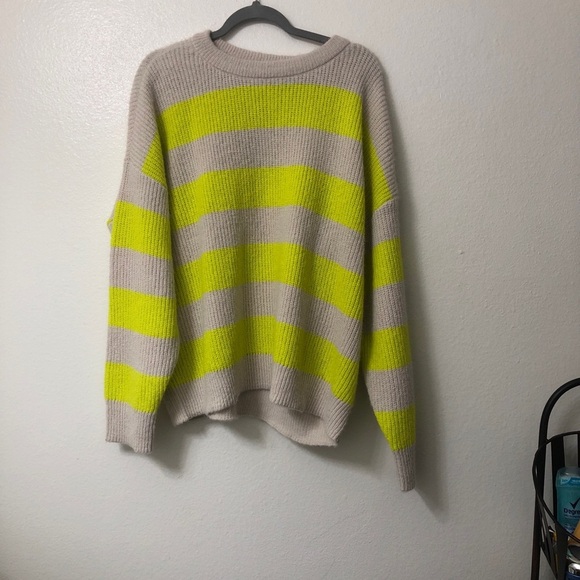 On Running Striped Sweater - Bright Yellow and Beige - Picture 3 of 6